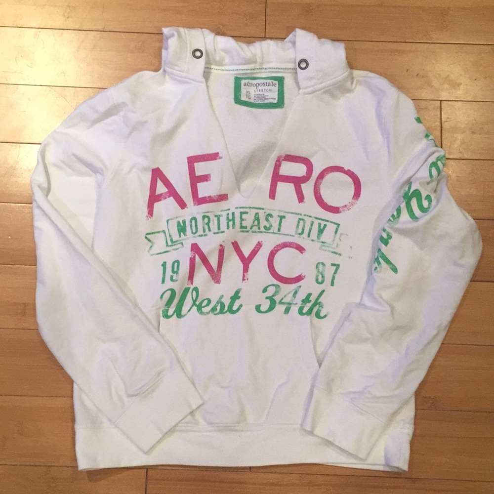 White V-neck Sweatshirt